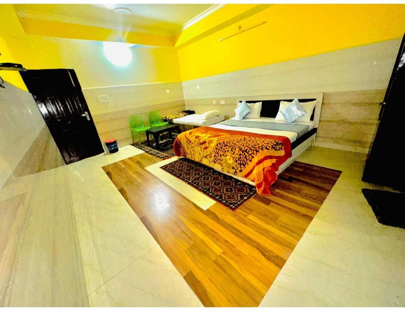Kisan Palace,